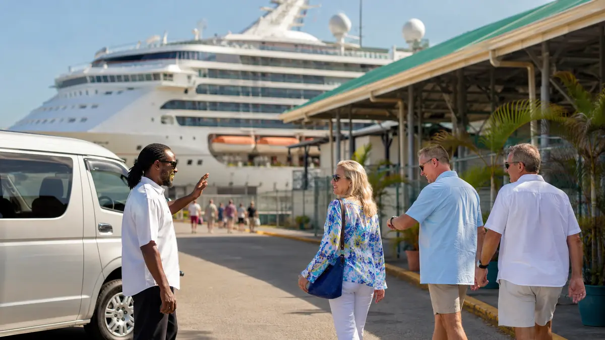 Cruise passengers returning safely to their ship